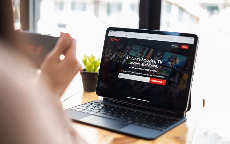 luyện tập shadowng bằng việc coi netflix 